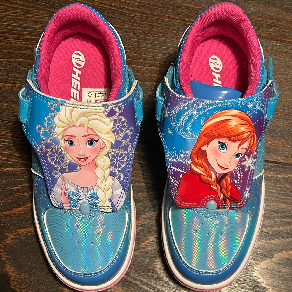 Disney Frozen Heelys girls size 3 New in Box Anna Elsa Shoes Skates